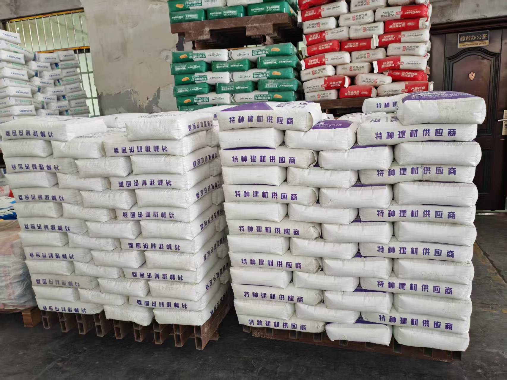 阳新拱顶带模注浆料