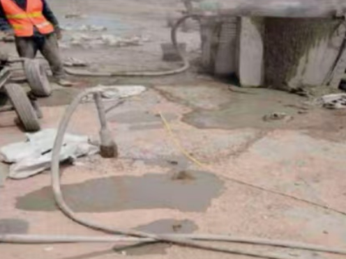 阳新水泥混凝土路面板底注浆技术 路面脱空注浆整治方案