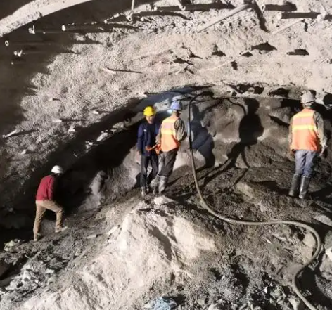 阳新拱顶带模注浆料的施工流程及注意事项